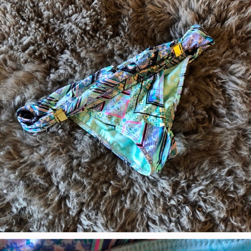Victoria’s Secret Cheeky Bikini Bttms size small
